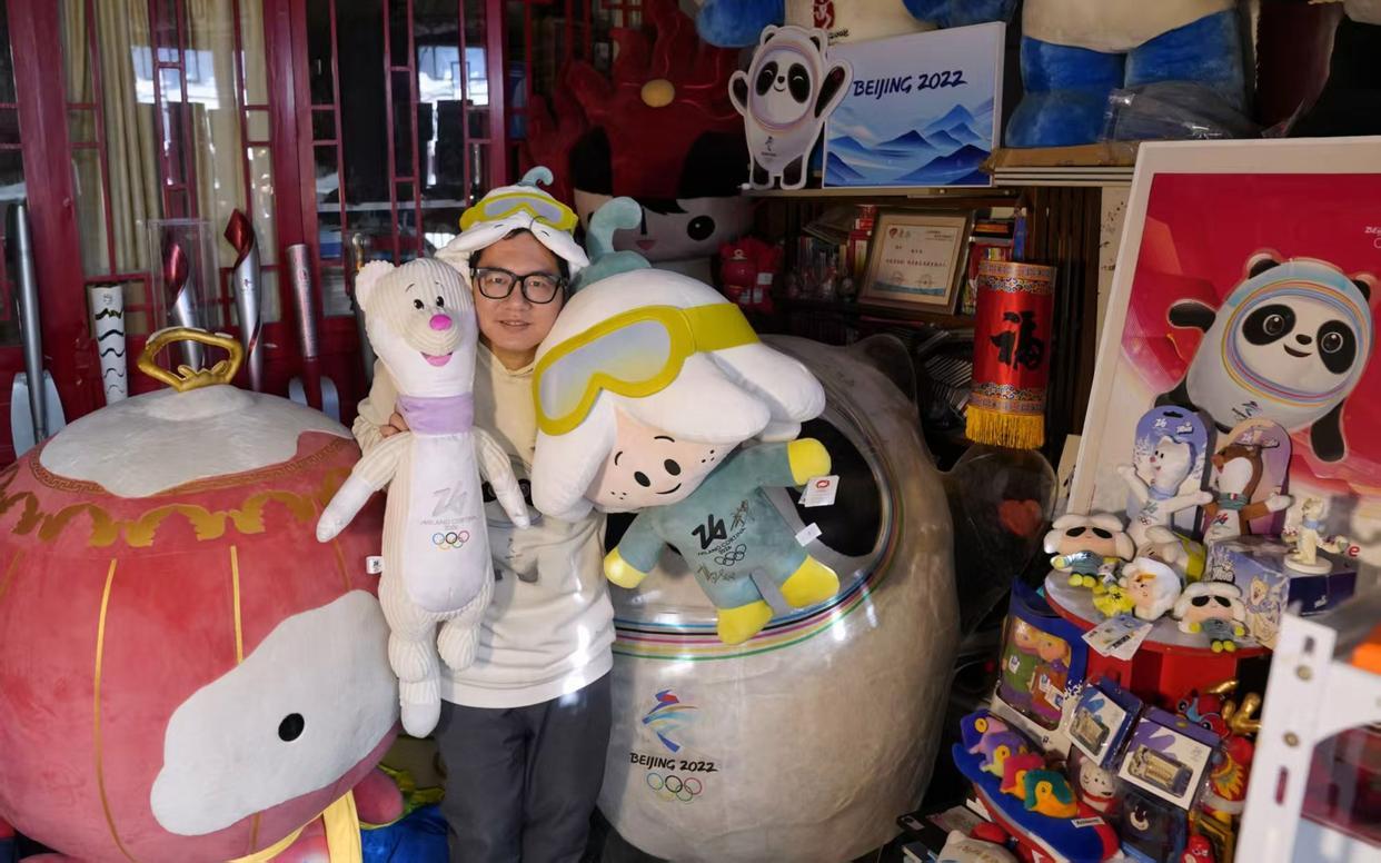 Yabo Sports-冬奥会米兰站传递圣火第一棒，是北京双奥志愿者